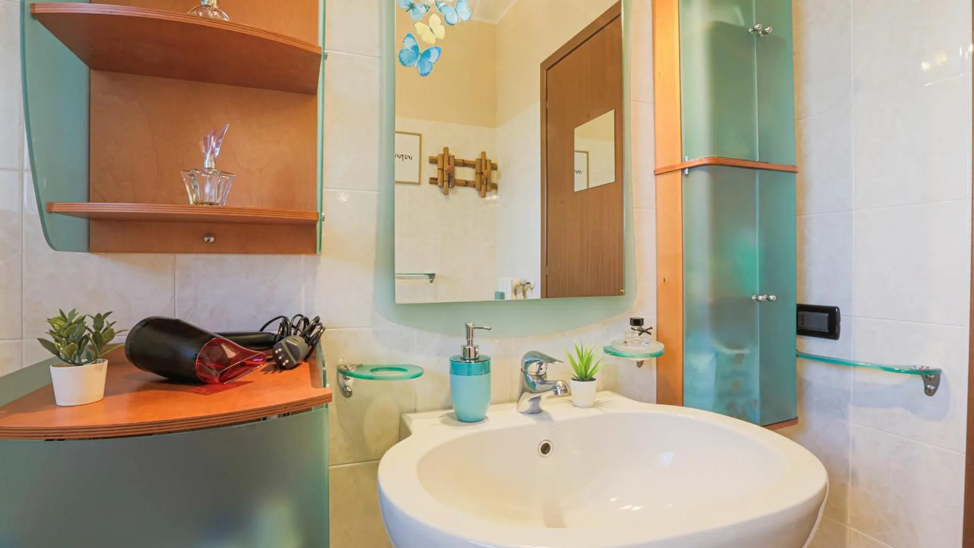 Homestay Camera Matrimoniale Sud Milano, Bagno Privato Opera